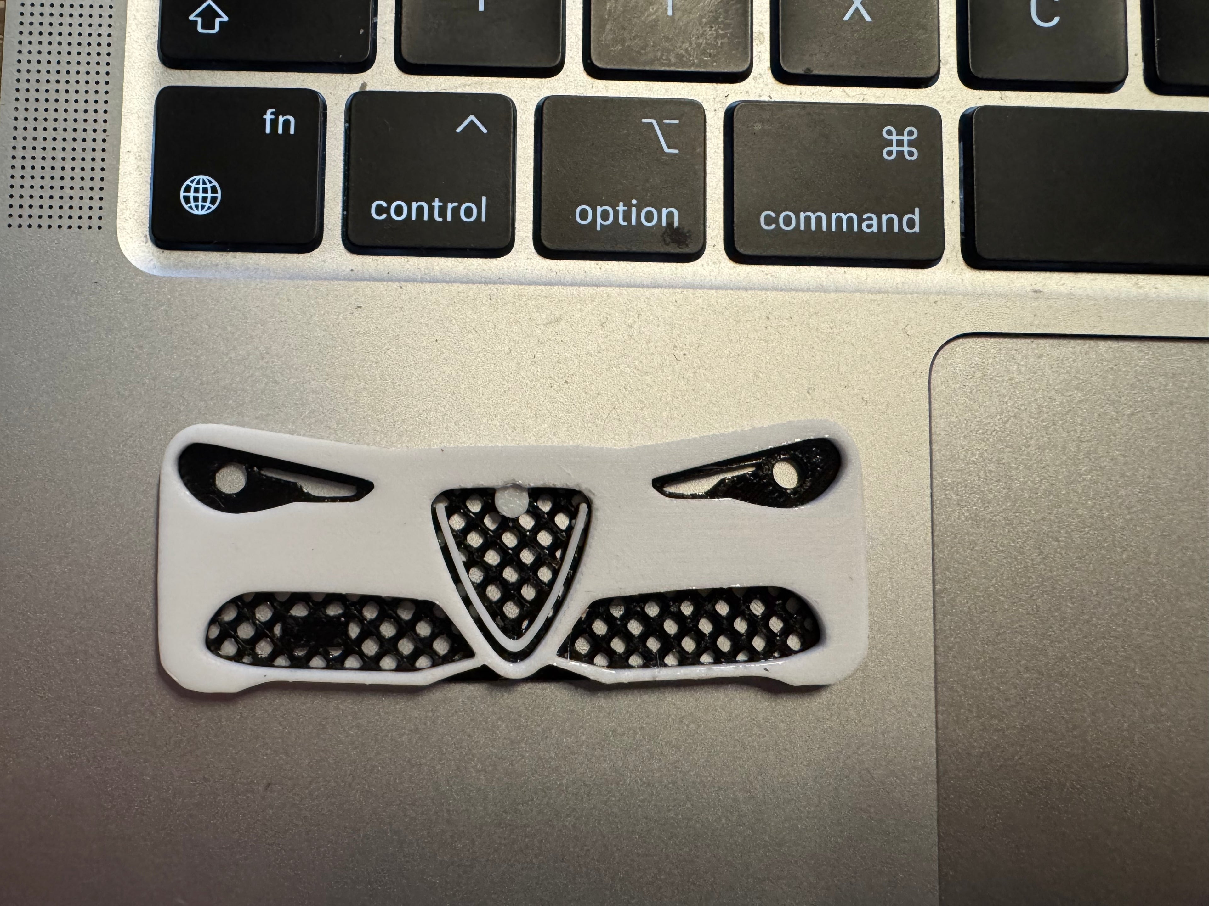 Alfa Giulia 3d nyomtatott kulcstartó